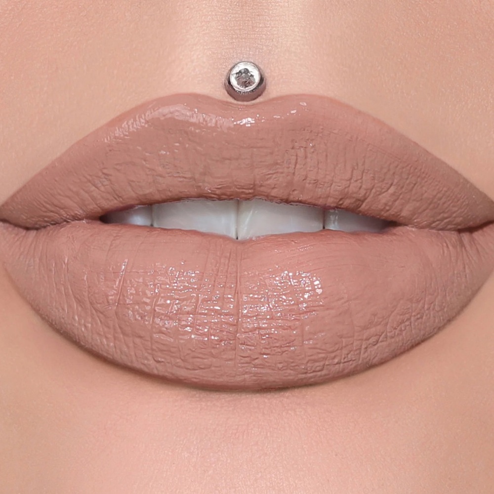 NEW Jeffree Star Cosmetics Supreme Gloss in Blow my Candles Peachy Light Nude